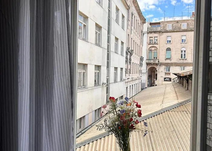 Flix Center * Split