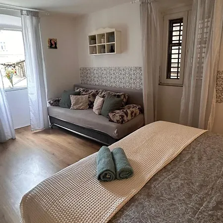 דירה Flix Center *